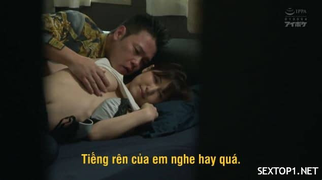 Silently watching his wife satisfied with Vietsub's love