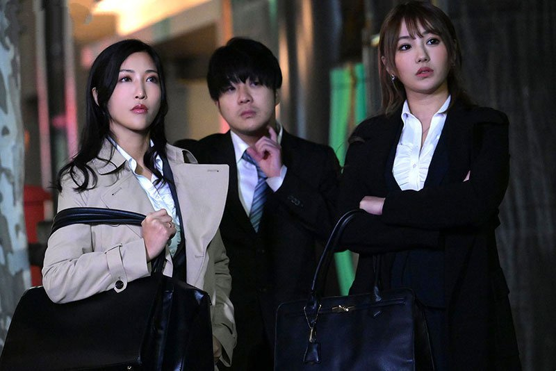 The young man was exhausted by two female bosses during a business trip in the same hotel
