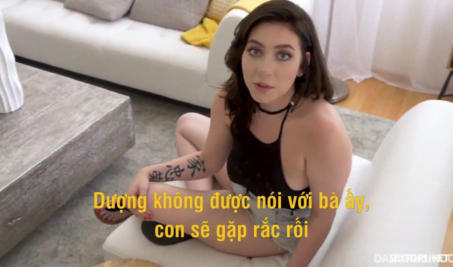 Stepfather blackmails wife's daughter Vietsub