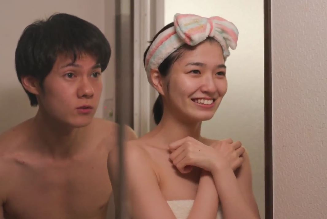 Matinding panliligaw sa isang cute na katrabaho buong magdamag matapos mawala ang tren pauwi