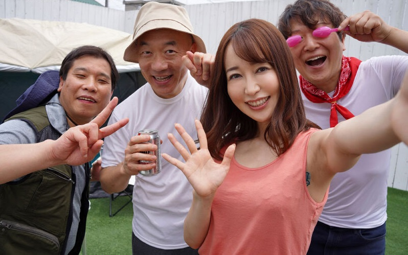 JUQ-179 Let the good wife go camping with the men in the neighborhood and the ending